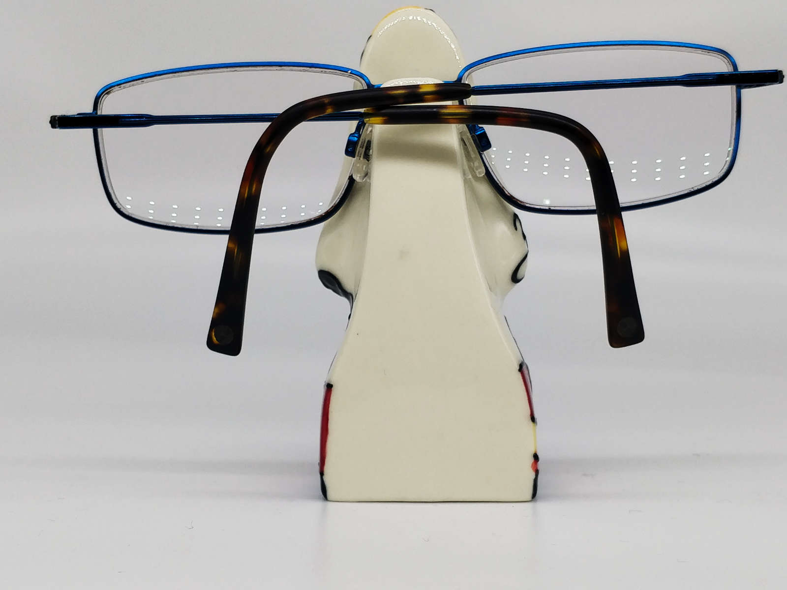 stand for eyeglasses back appearance